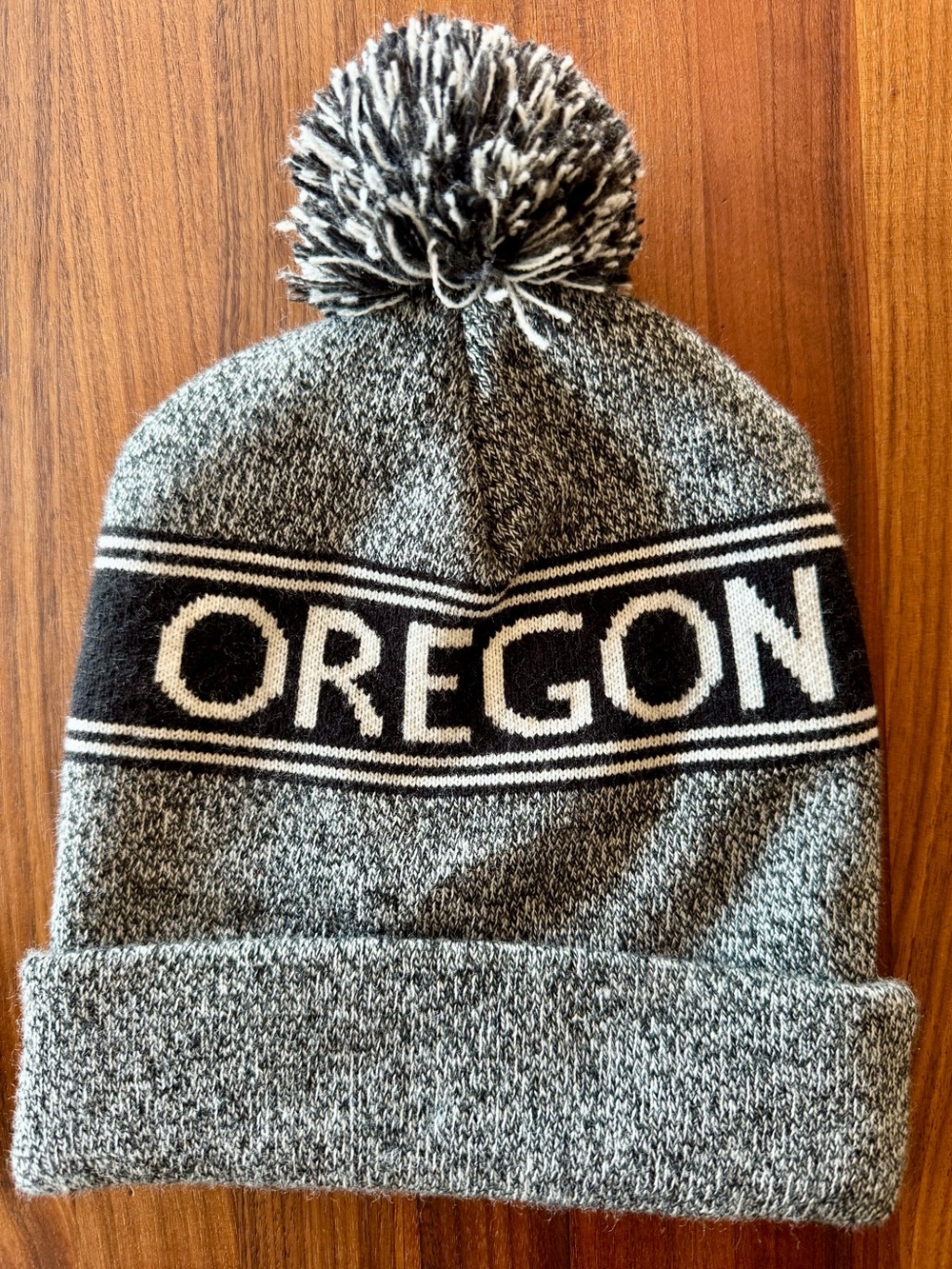 Carhartt Black & White 'OREGON' Pom Beanie - Like New - Picture 2 of 2